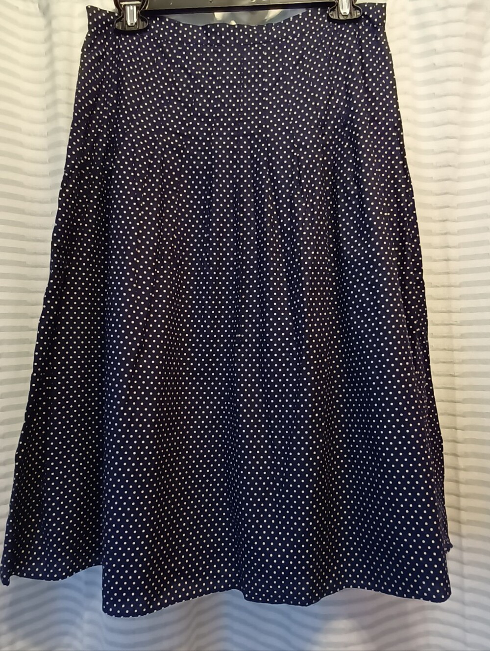 Mountain Lake Size 6 Navy Blue Polka Dot Circle Midi Skirt With Subtle Pleats
